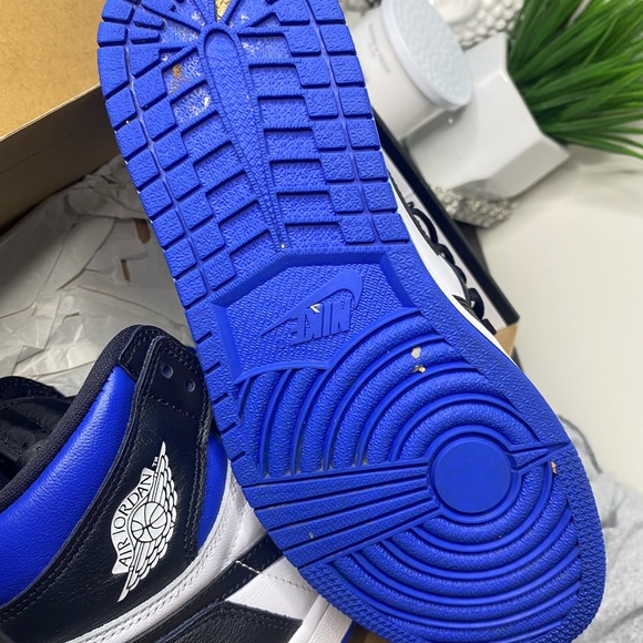 Air Jordan 1 Retro High OG “Royal Toe” - Picture 4 of 4